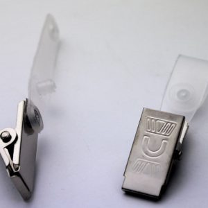 CAJA 200 PINZAS METALICAS CON TIRA PARA IDENTIFICADOR IBERPLAS 1072200